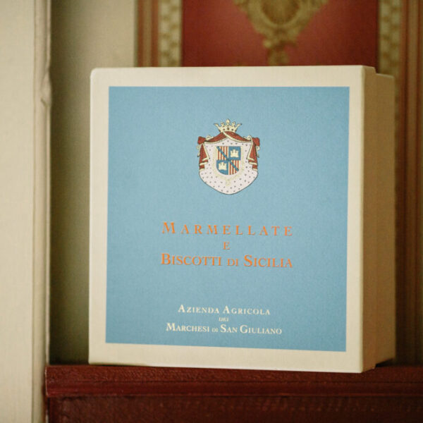 Confezione regalo, size 18x18x8 h